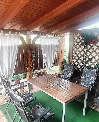 בית הארחה Farao Vendeghaz 3*