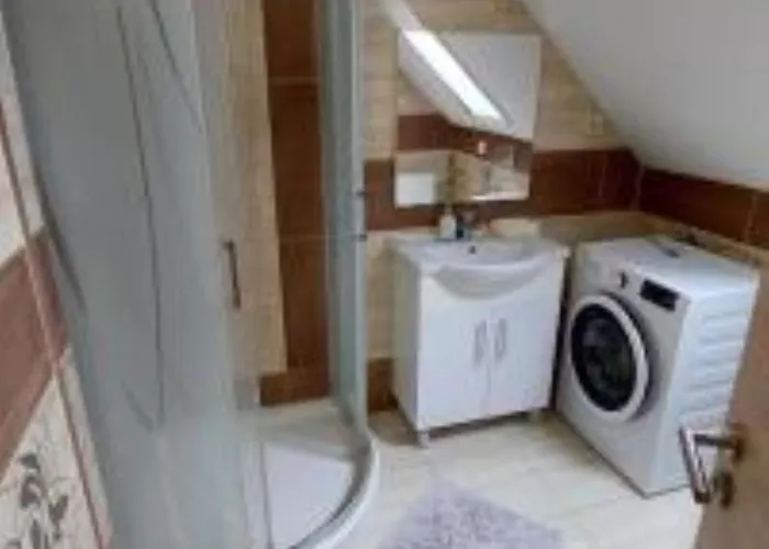 Farao Vendeghaz בית הארחה