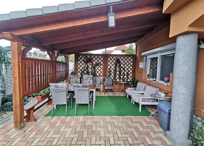 Farao Vendeghaz בית הארחה