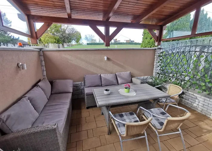 בית הארחה Farao Vendeghaz 3*