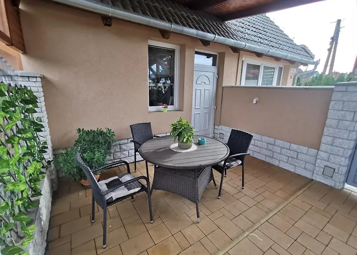 Farao Vendeghaz בית הארחה 3*