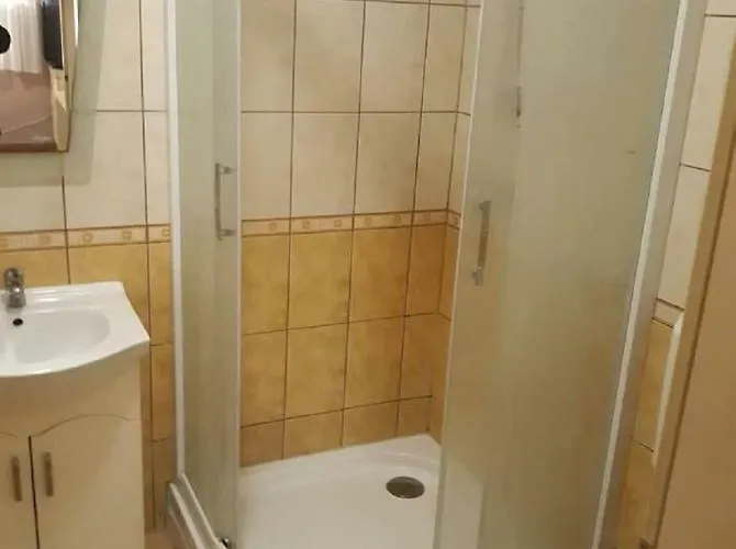 Farao Vendeghaz בית הארחה